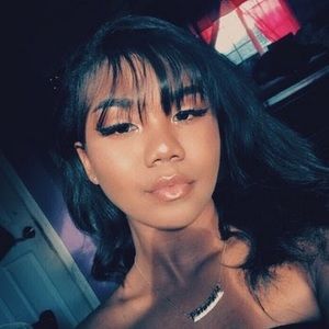 Meet your Posher, Antoinette